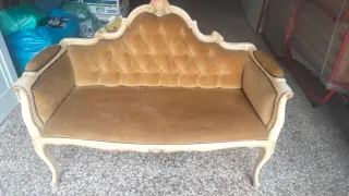 Divano vintage velluto oro e legno
