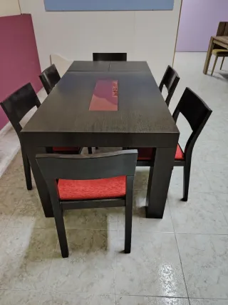 Mesa Roble Macizo y 6 Sillas con Extensiones