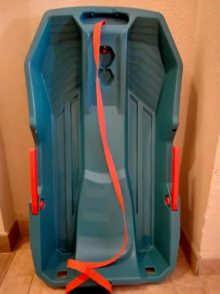 Trineo Decathlon sin usar