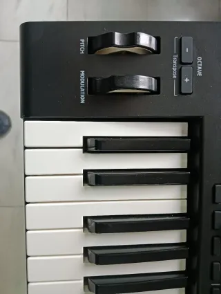 Novation Launchkey 49 Teclado Controlador MIDI