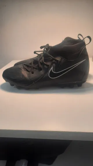 Botas de fútbol Nike Phantom Luna