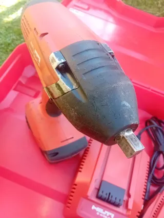 Atornilladora Hilti SIW 22T-A + Cargador