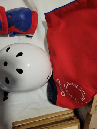 Patines Oxelo Play 3 Talla 26-28 + Casco y Rodille