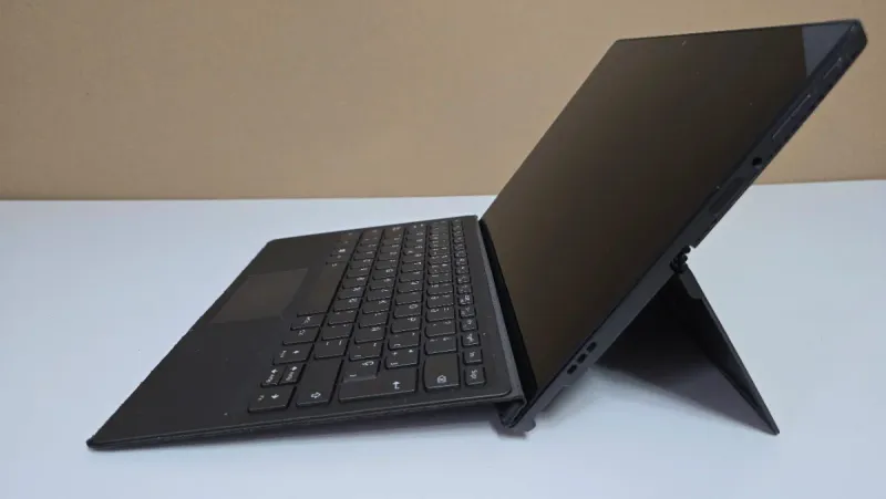 Portátil 2x1 Lenovo MIIX 520-12IKB LTE Pantalla tá afbeelding 3
