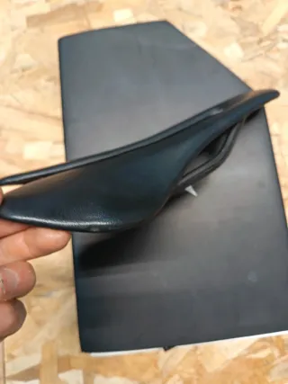 Sillín Berk sort 135