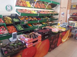 Se traspasa frutería / tienda de alimentación