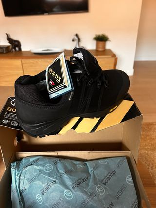 Zapato Robusta Gore-Tex Negro
