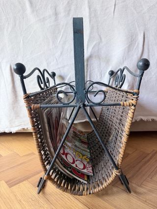 Revistero Vintage Forja Negra y Mimbre