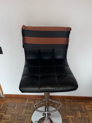 2 Taburetes de Bar Negros y Marrones