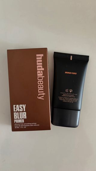 Huda Beauty Easy Blur Primer Bronce Fudge