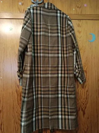Gabardina cuadros mujer marrón y blanco