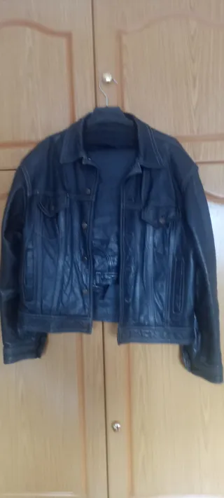 Conjunto cuero mujer: cazadora y pantalón