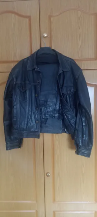 Conjunto cuero mujer: cazadora y pantalón