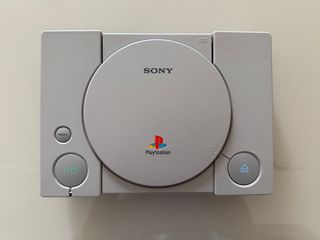 PlayStation 1 + 2 Controller + Moto Racer 2