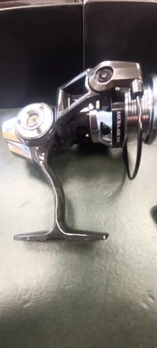 Carrete de pesca BEARKING.