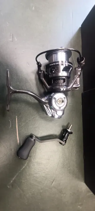 Carrete de pesca BEARKING.