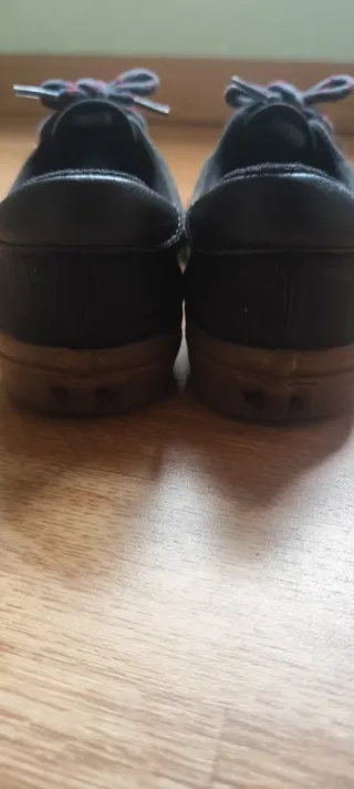 Zapatillas Unisex Vans Negras y marrón talla 42