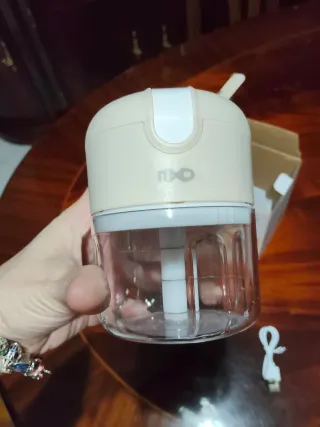 Mini tritatutto a batteria