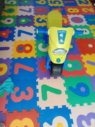 Moto correpasillos Juguettos