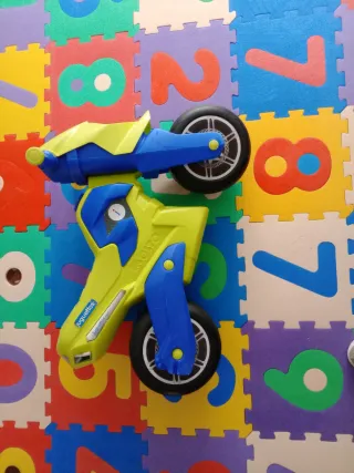 Moto correpasillos Juguettos