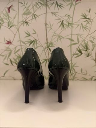 Zapatos Lujans Charol Verde Botella Tacon