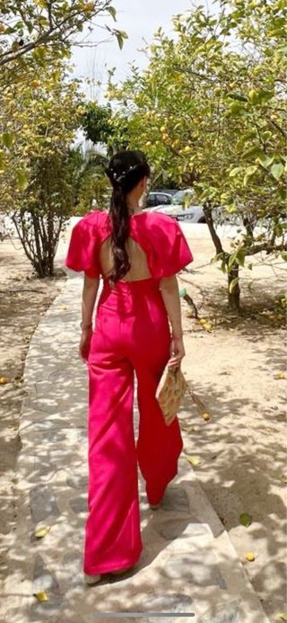 Mono fiesta color coral manga abullonada