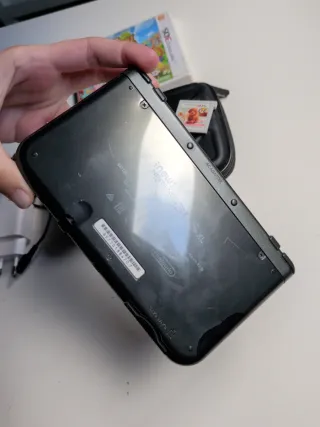New Nintendo 3DS XL  + Extras