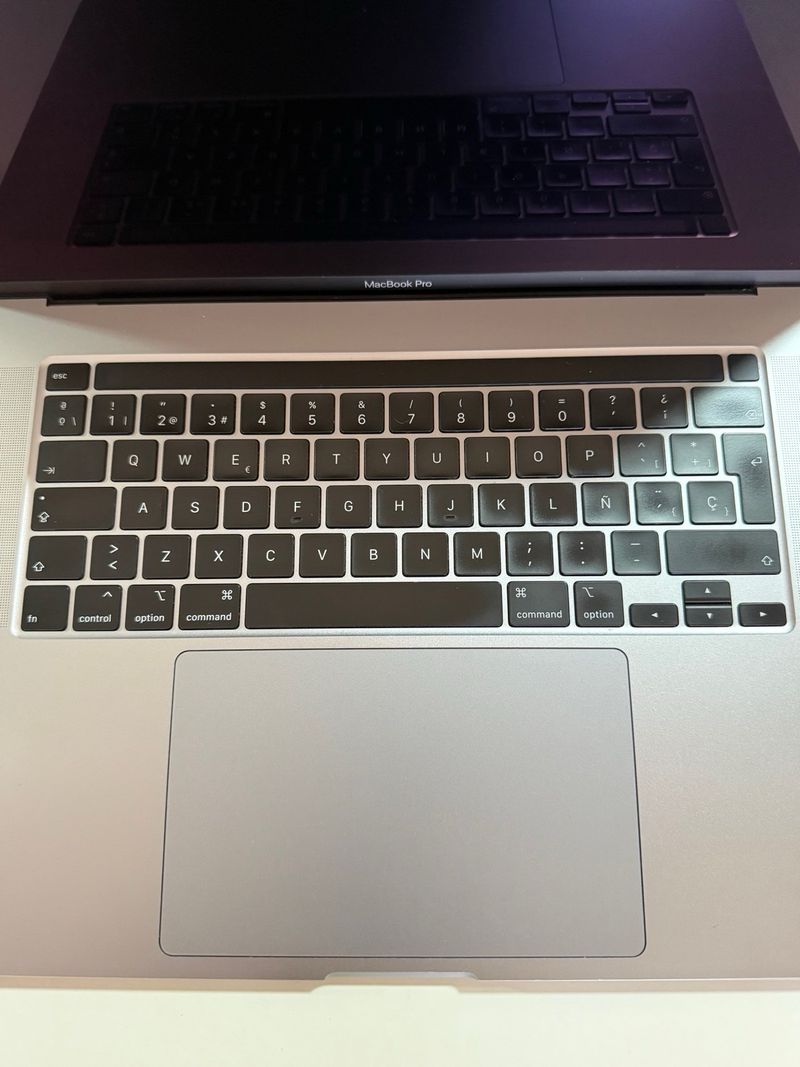 MacBook Pro 16” 2019 i9 16GB RAM 1TB SSD afbeelding 5