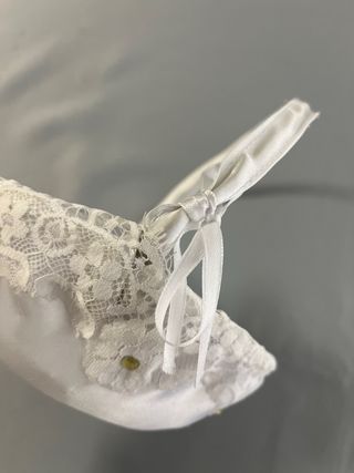 Cesta de boda de satén blanco