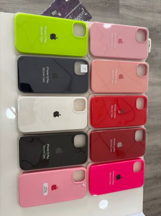 Custodia iPhone 15 Plus in silicone Apple