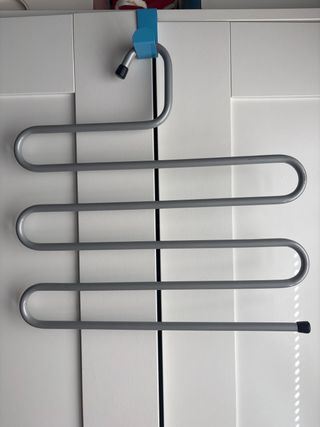 Percha para pantalones multiusos