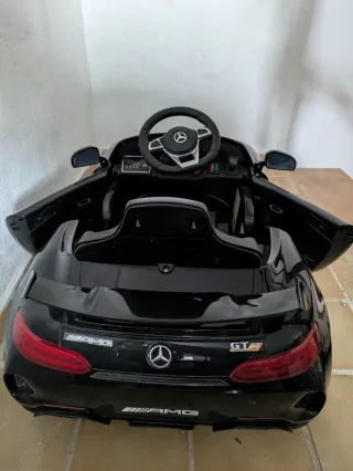 Coche eléctrico infantil negro