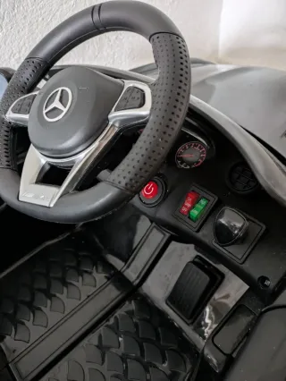 Coche eléctrico infantil negro