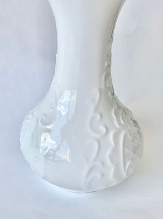 Jarron porcelana relieve