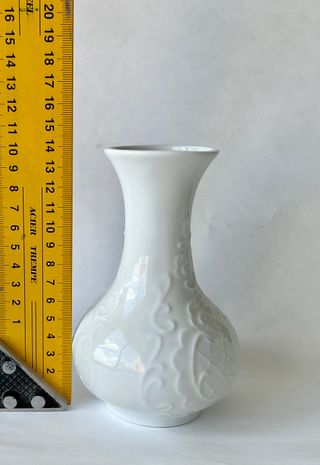 Jarron porcelana relieve