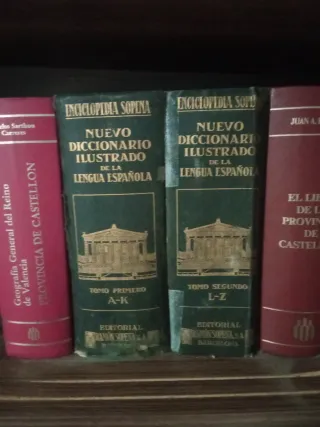 Radio Antigua Marrón con Dial Circular