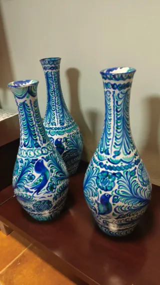 Juego de 3 jarrones de cerámica pintados
