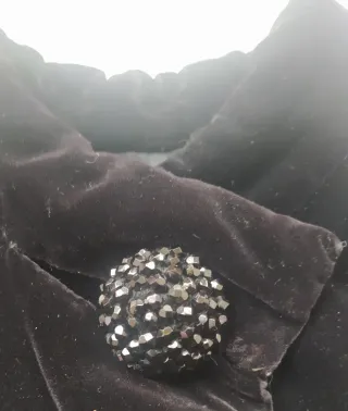 Abrigo de terciopelo negro