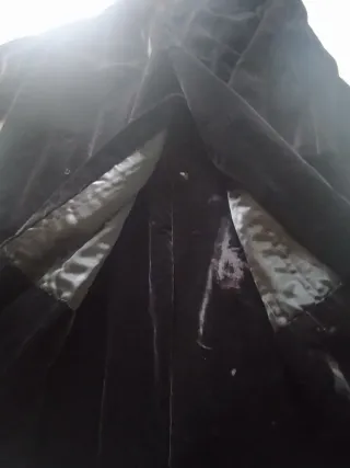 Abrigo de terciopelo negro