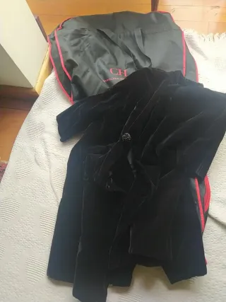 Abrigo de terciopelo negro