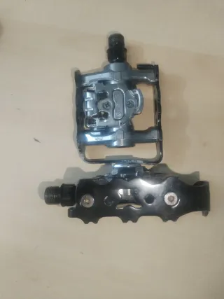 Pedales automáticos y planos para bicicleta