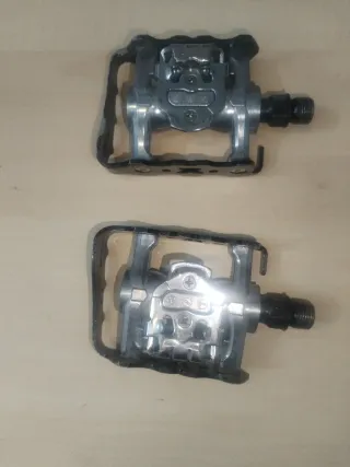 Pedales automáticos y planos para bicicleta