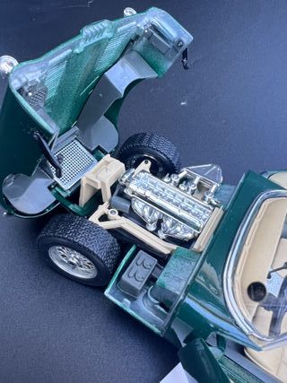 JAGUAR E ( 1961 ) 1/18 BURAGO