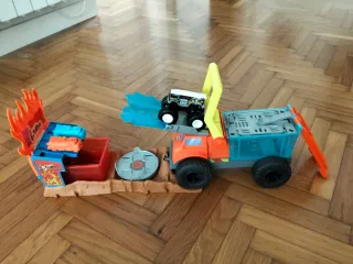 Hot Wheels Monster Trucks Arena Juguete