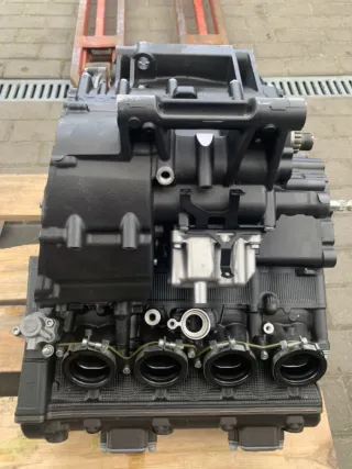 Motor Yamaha MT-10 RN45 en piezas, caja de cambios