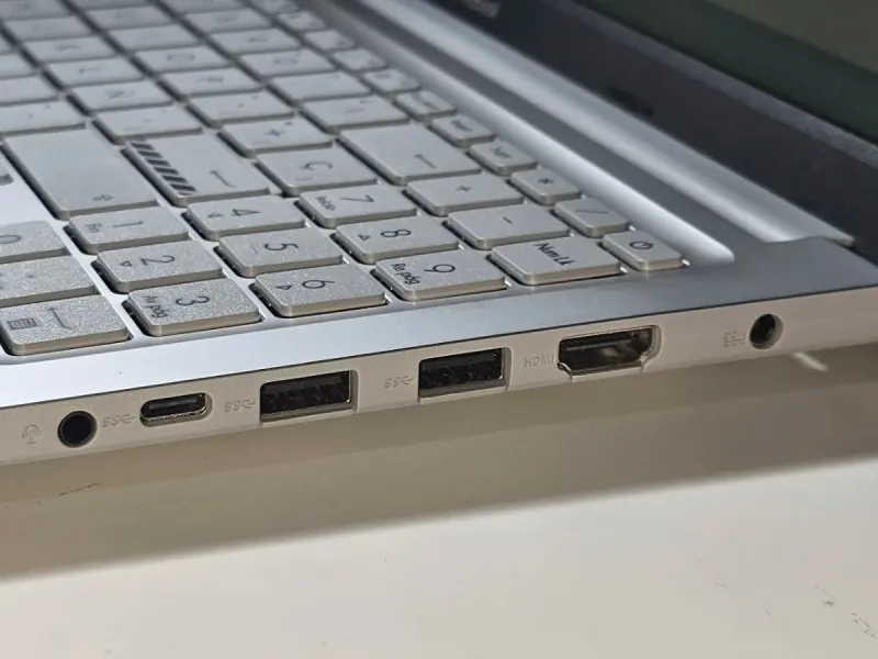 Portátil ASUS Vivobook 15 i5 16GB RAM 1TB SSD afbeelding 7
