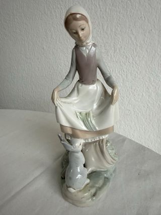 Lladró niña con conejo