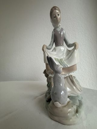 Lladró niña con conejo