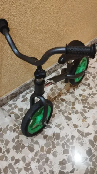 Bicicleta niño sin pedales verde