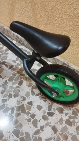 Bicicleta niño sin pedales verde